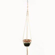 Load image into Gallery viewer, Macrame plant hanger flower